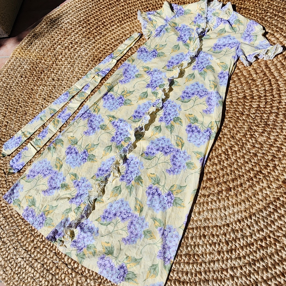 Vintage 100 % Cotton Yellow and Purple Floral Robe